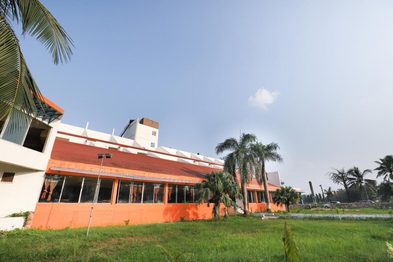 Oyo47187公园酒店 Veraval 外观 照片